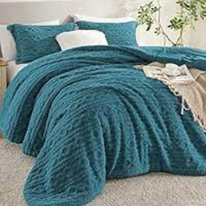 Luxurious Coral Quilted Duvet