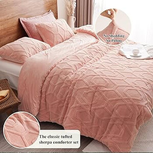Luxurious Coral Quilted Duvet